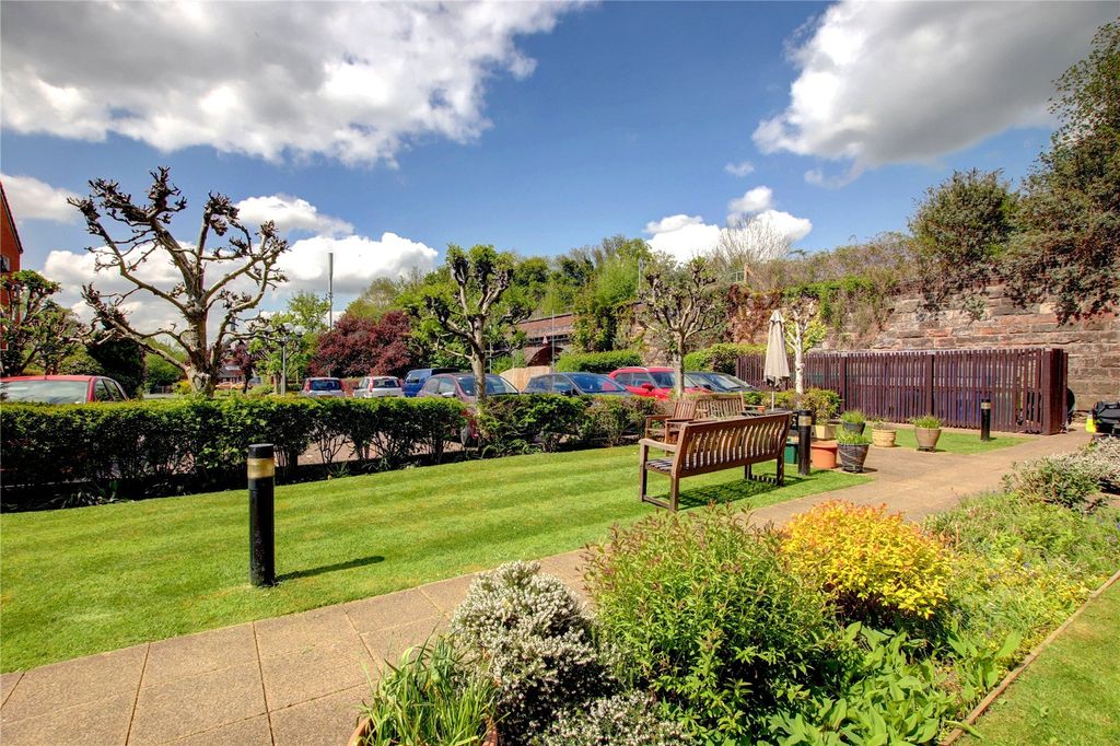 Additional image 7 of 1 bed flat for saleKingfisher Court, Woodfield Road, Droitwich, Worcestershire WR9