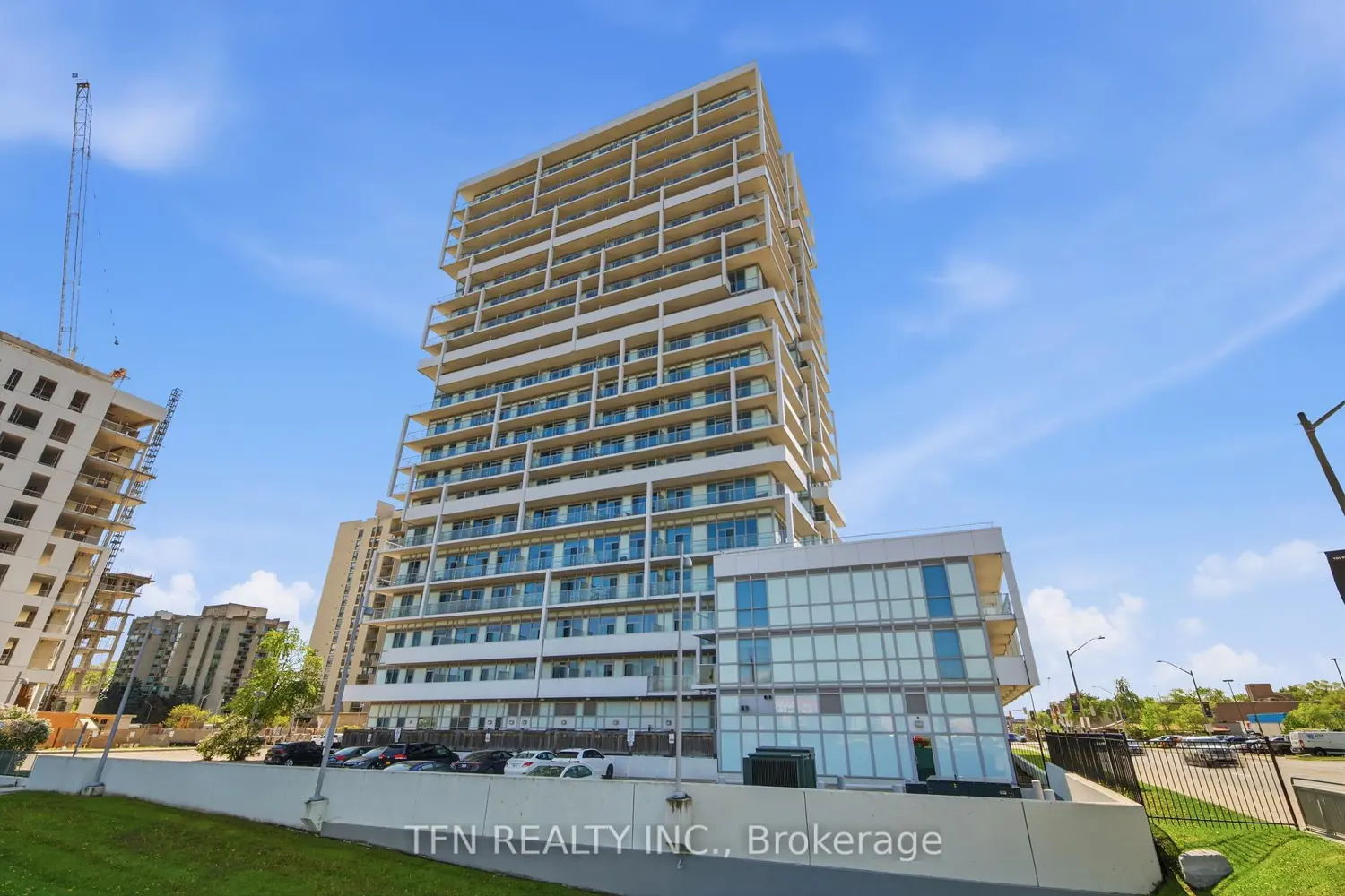 65 Speers Road 1501 photo 3