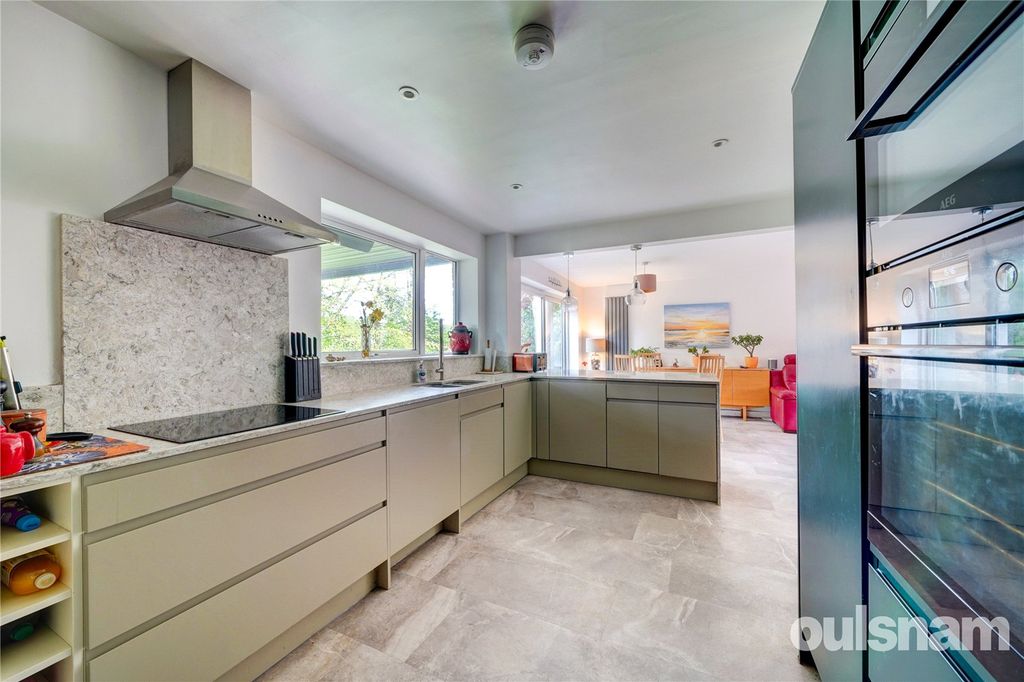 Additional image 6 of 4 bed detached house for saleManor Close, Droitwich, Worcestershire WR9