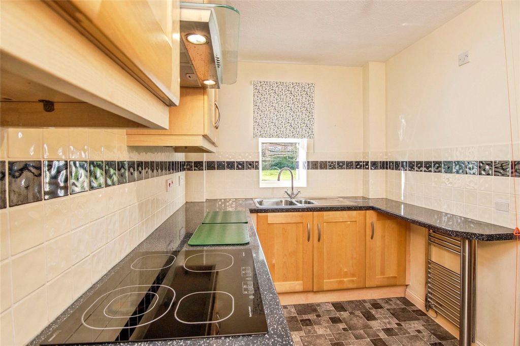 Additional image 7 of 2 bed flat for saleRowan Court (Droitwich), Droitwich WR9