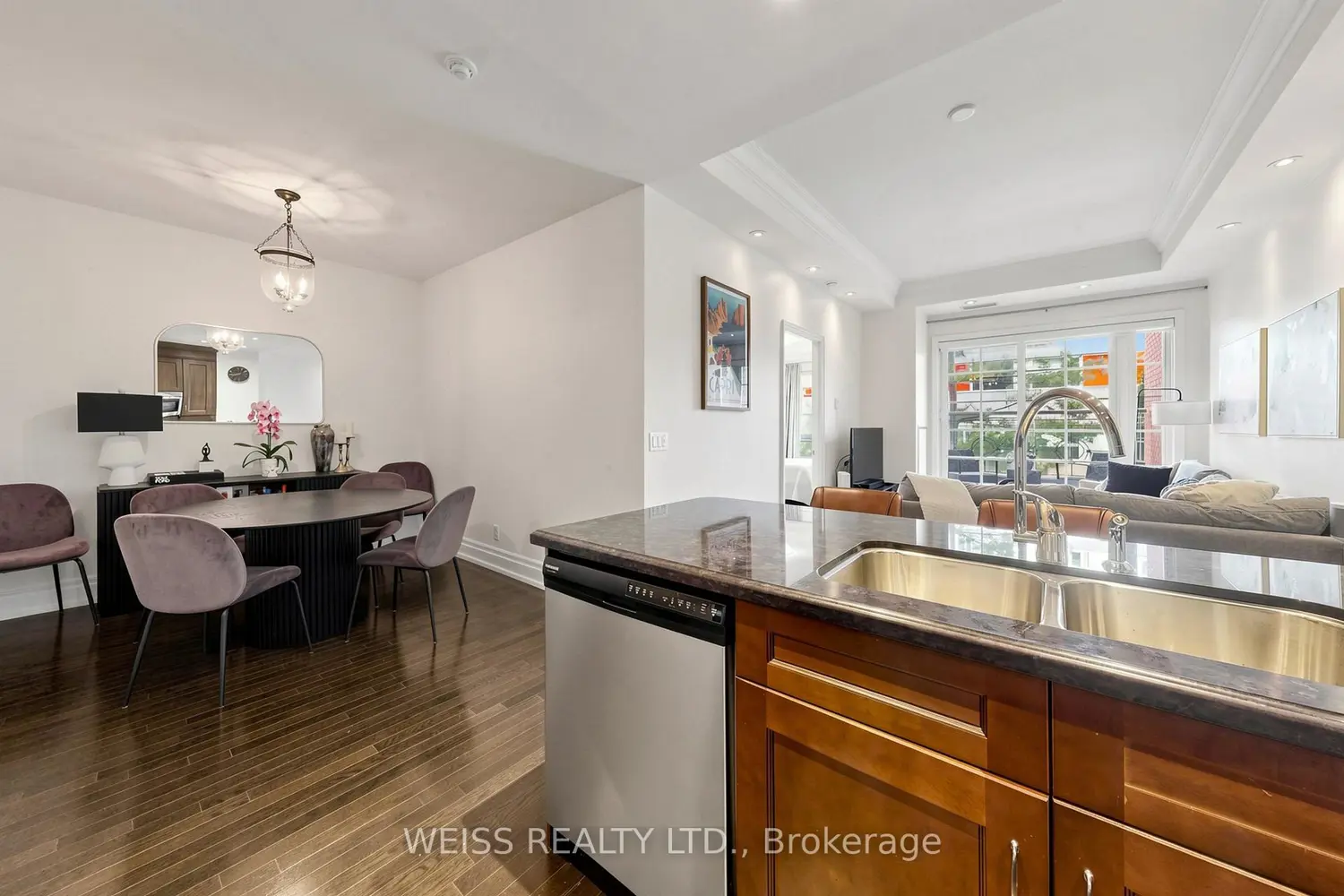 Additional image 14 of 21 Burkebrook Place 114