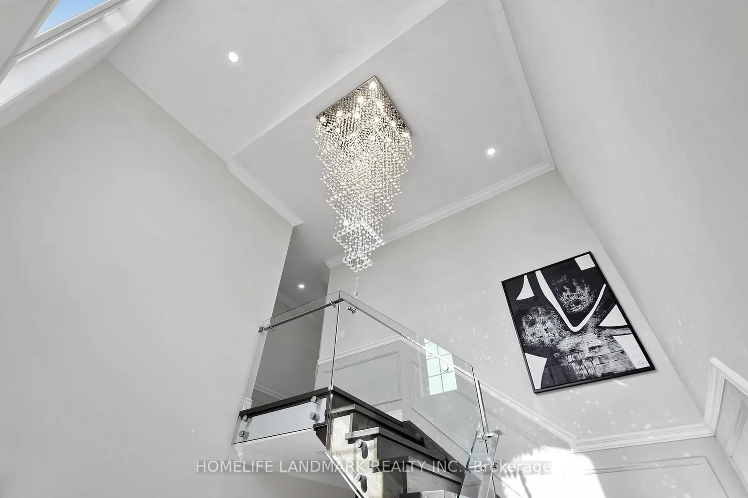 25 Cannes Avenue photo 5