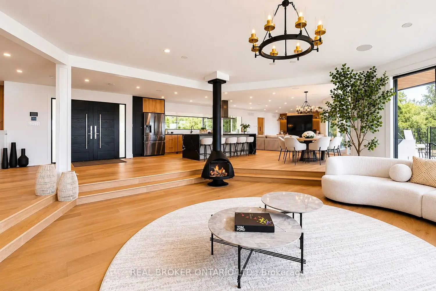 285 Balmy Beach Road photo 2