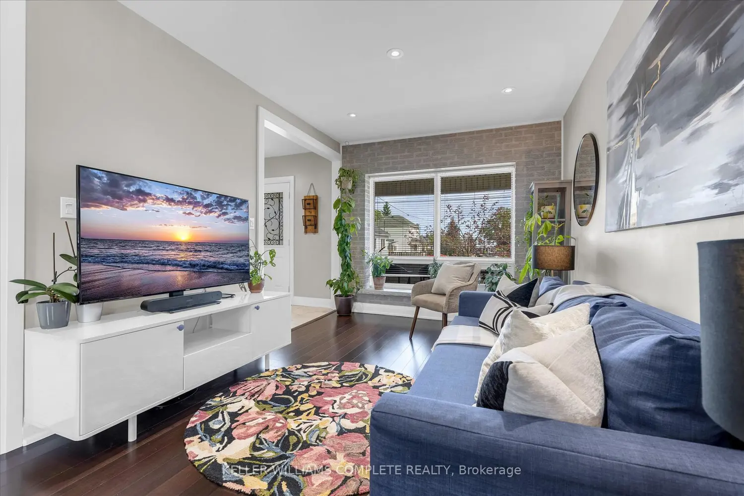 196 Campbell Avenue photo 4