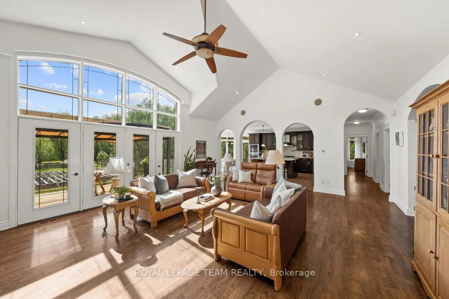 6043 Knights Drive photo 4