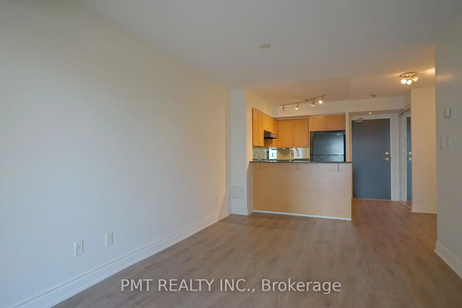Additional image 9 of 230 King Street 803