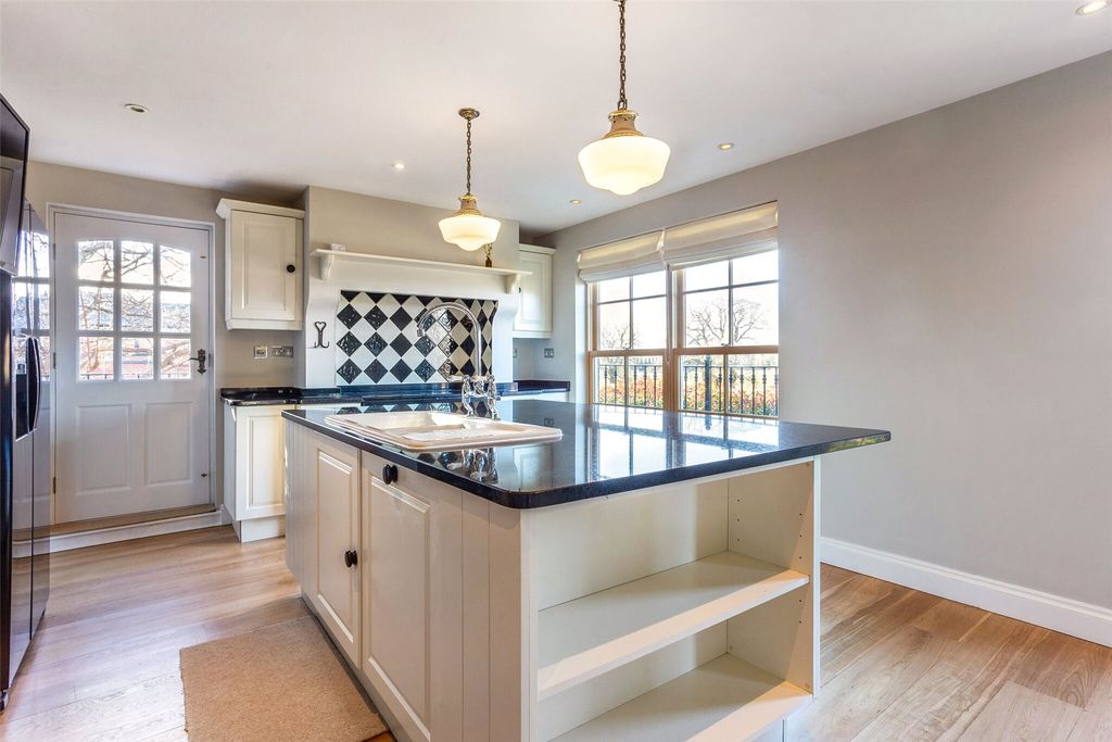 Additional image 26 of 5 bed detached house for saleNorthcroft Close, Egham TW20