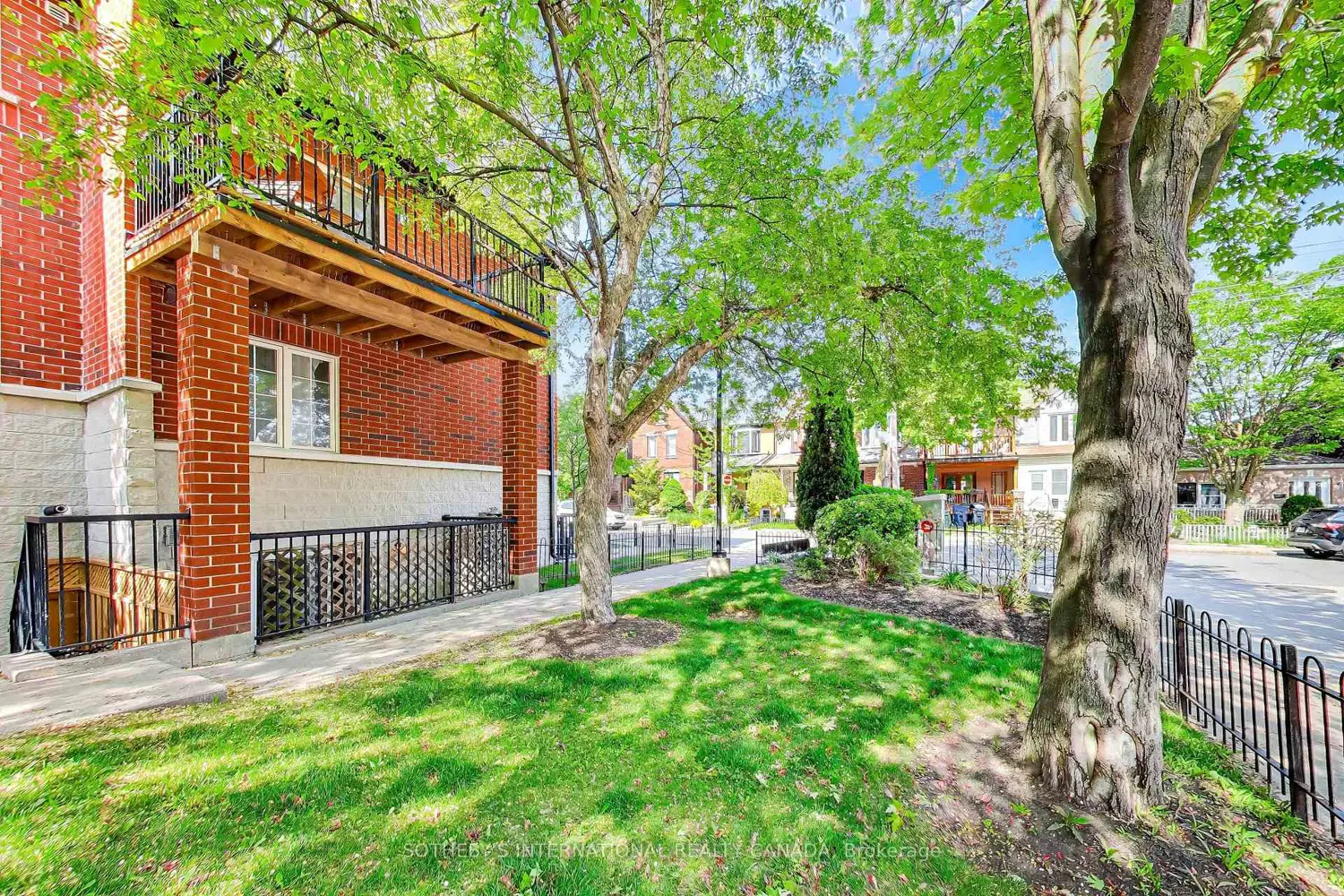 262 St. Helens Avenue 103