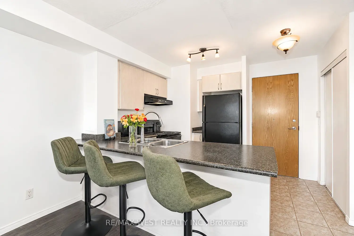340 Watson Street 216 photo 2