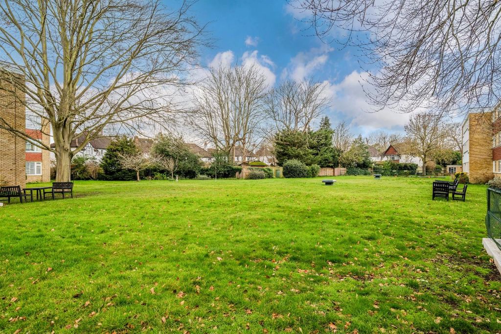 Additional image 13 of 3 bed flat for saleAvenue Road, Epsom KT18