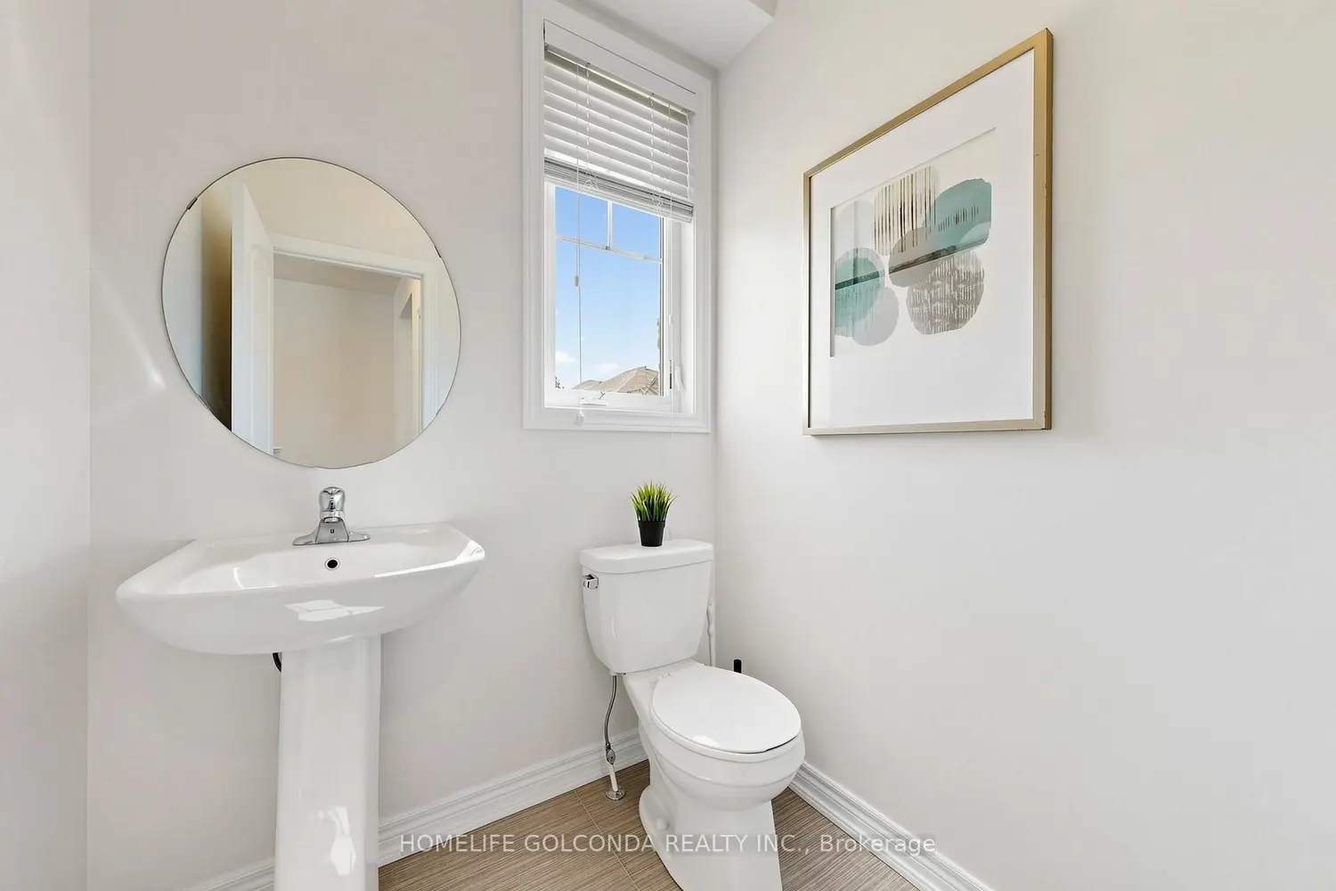 84 Pavlova Crescent photo 4