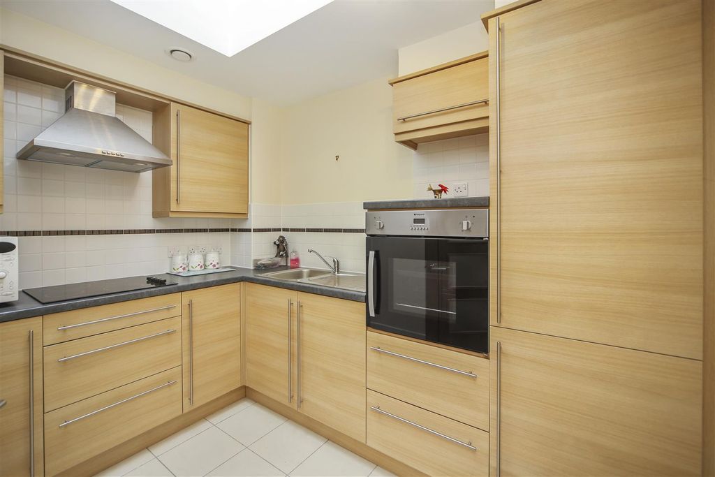 Additional image 4 of 1 bed flat for saleHorton Mill, Court, Hanbury Road, Droitwich WR9