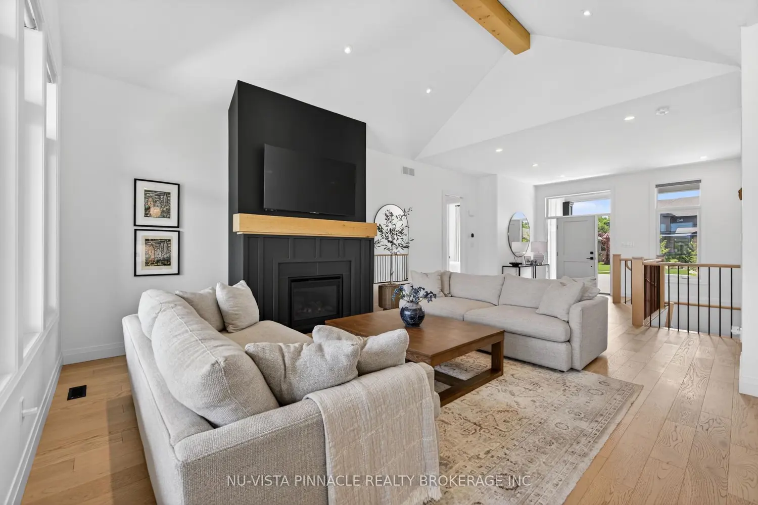 2572 Lucas Avenue photo 5