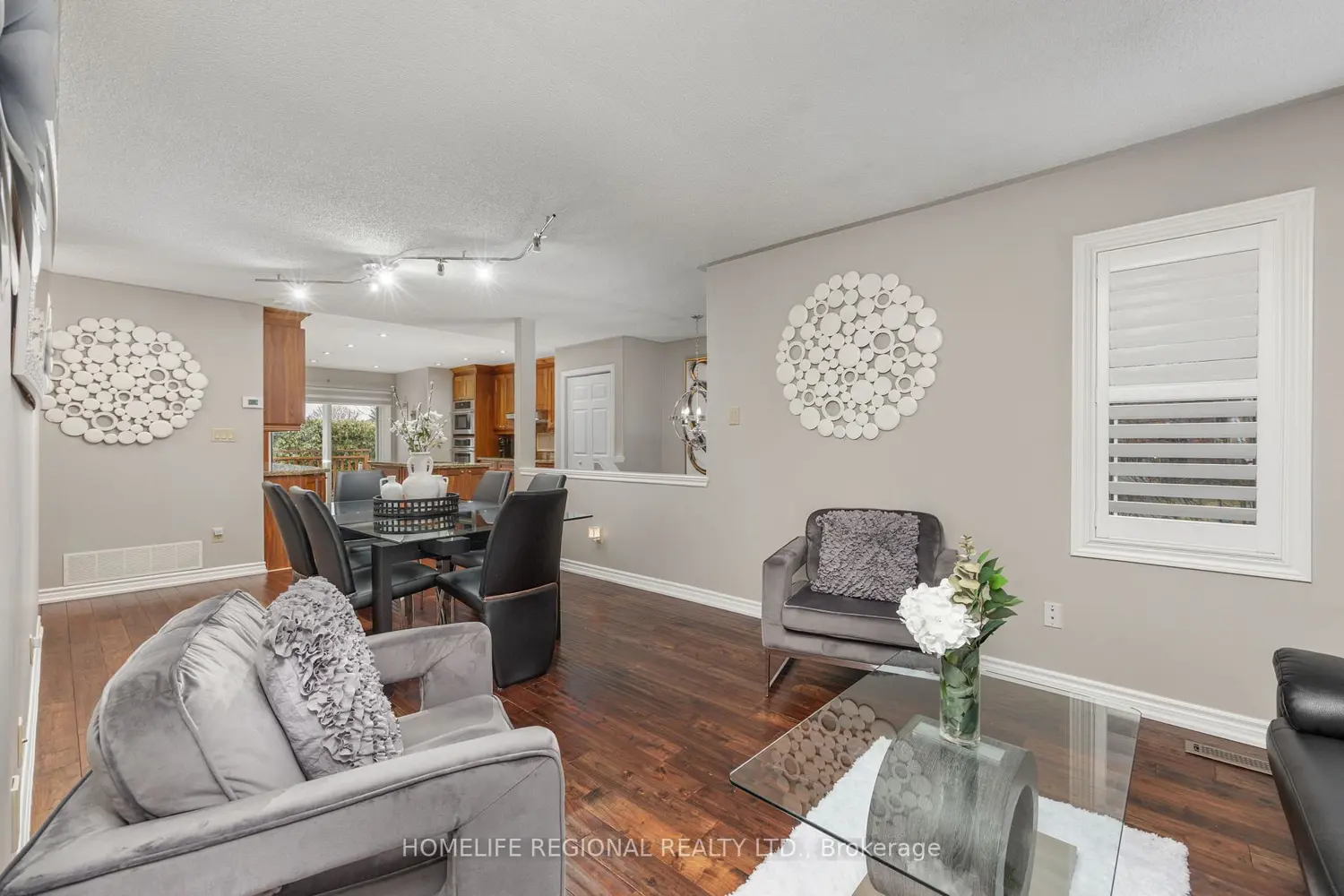 20 Ruddell Crescent photo 2