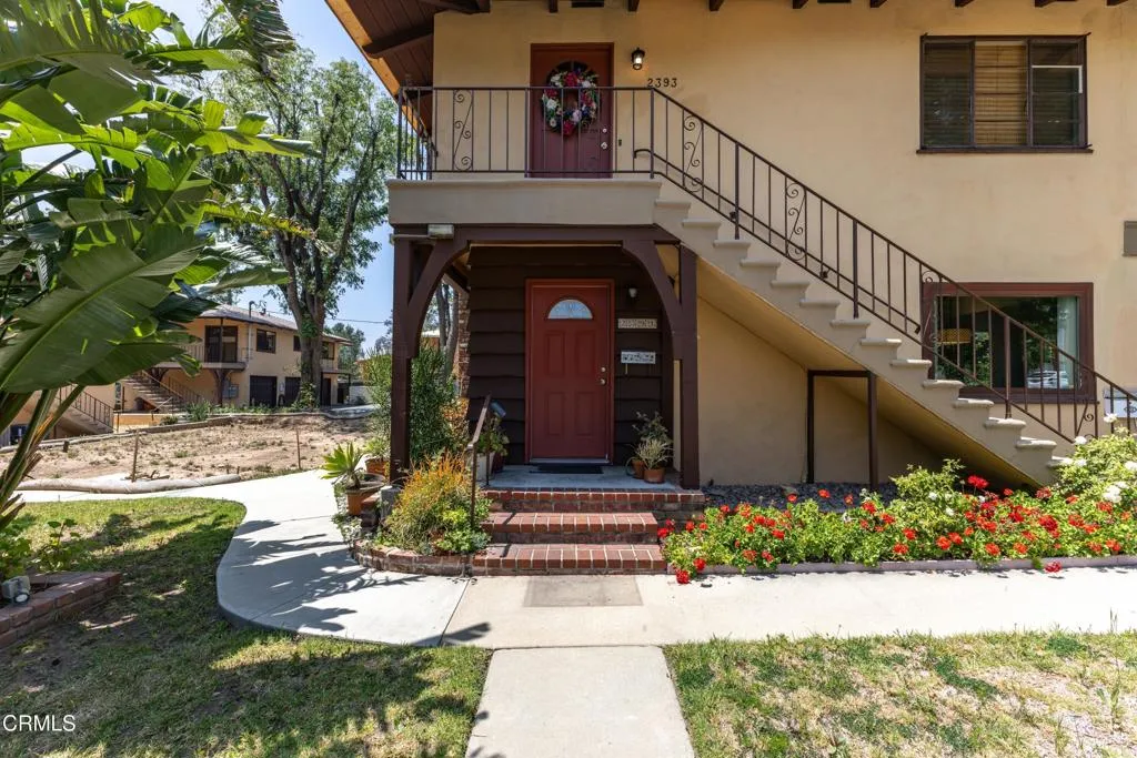 2391 El Molino Avenue, Altadena, CA 91001 photo 2