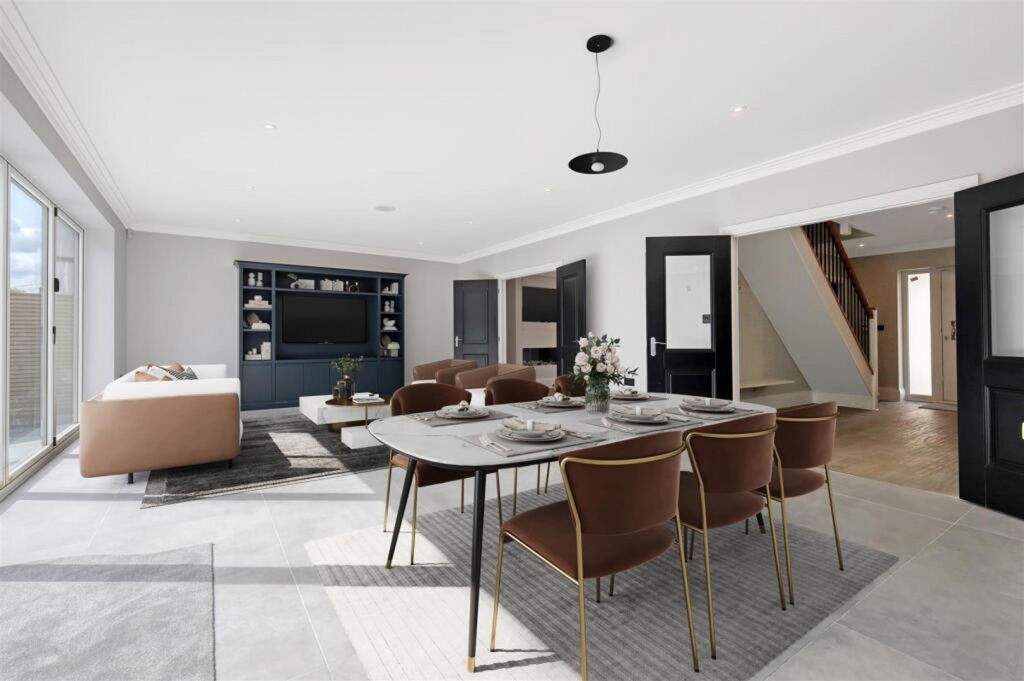 6 bed detached house for saleIvy Chimneys, Epping CM16