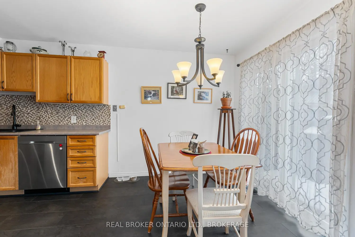 264 Ellesmeer Avenue photo 5