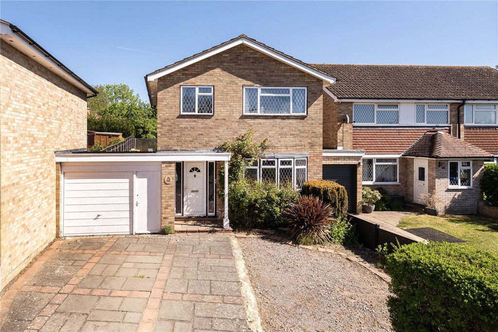 3 bed detached house for saleForge Croft, Edenbridge, Kent TN8