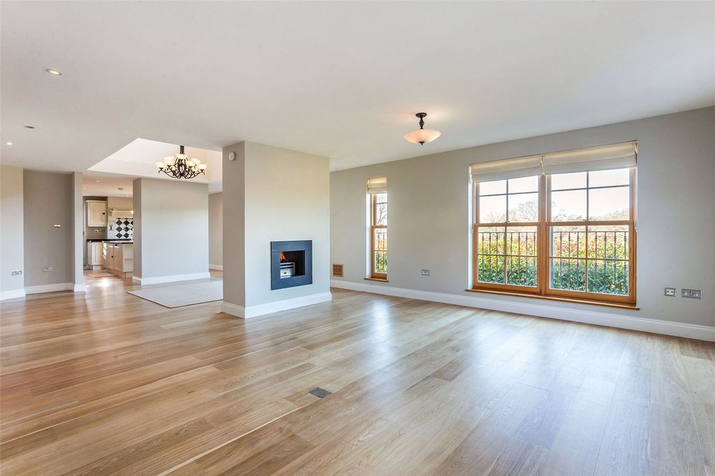 Additional image 3 of 5 bed detached house for saleNorthcroft Close, Egham TW20