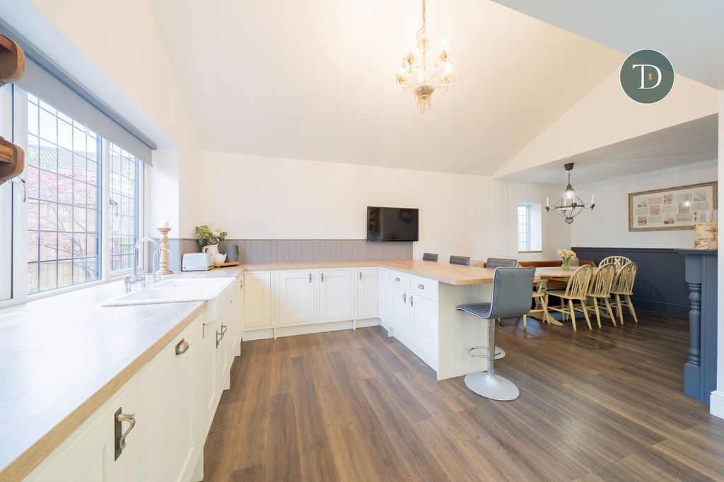 Additional image 15 of 5 bed detached house for saleChester Road, Great Sutton, Ellesmere Port CH66