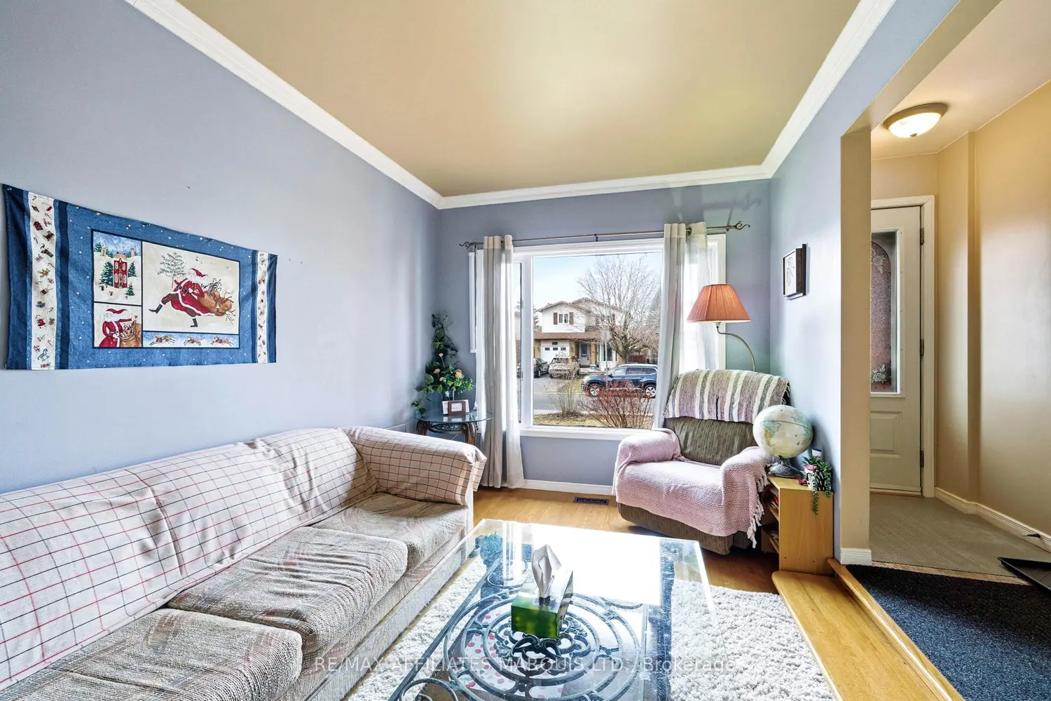 672 Champlain Drive photo 5