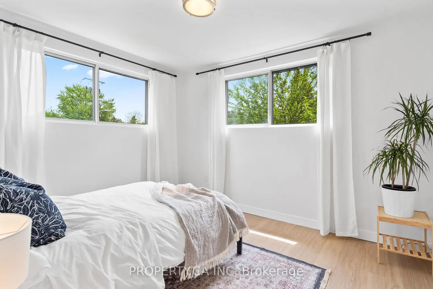 Additional image 17 of 1830 Dumont Street 202