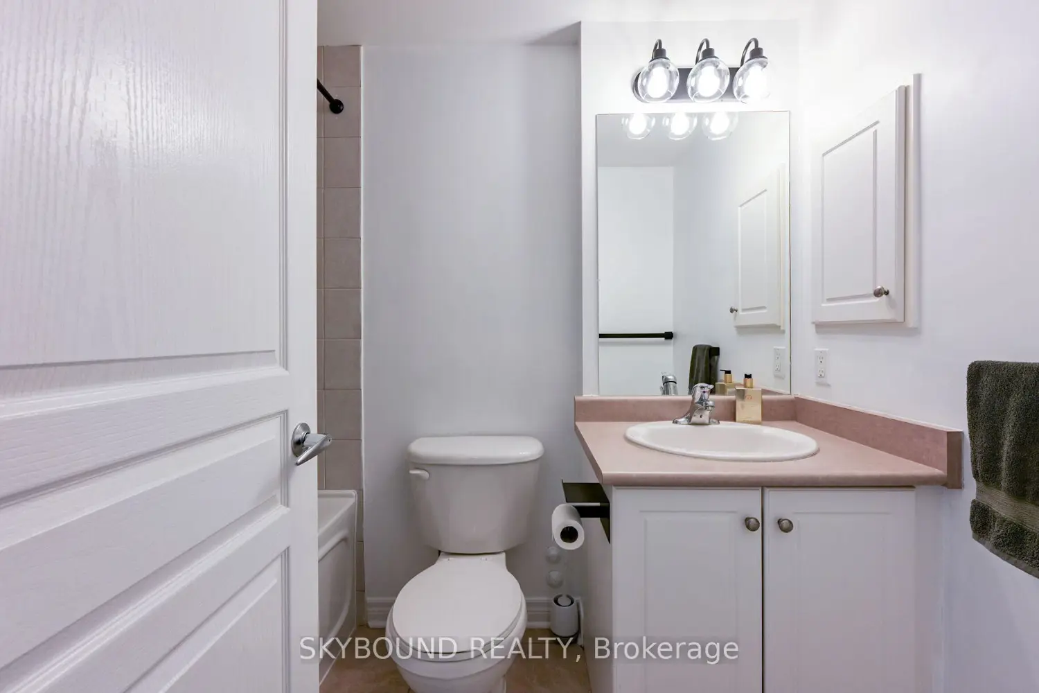 Additional image 13 of 1415 Lawrence Avenue 516