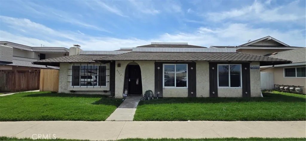 6132 Warner Avenue, Huntington Beach, CA 92647