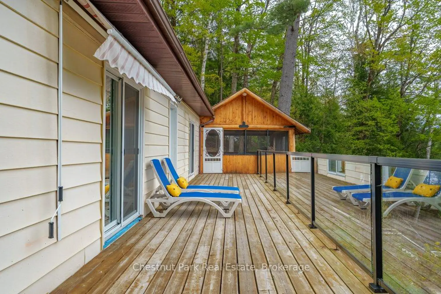 1026 Carlson Place photo 4