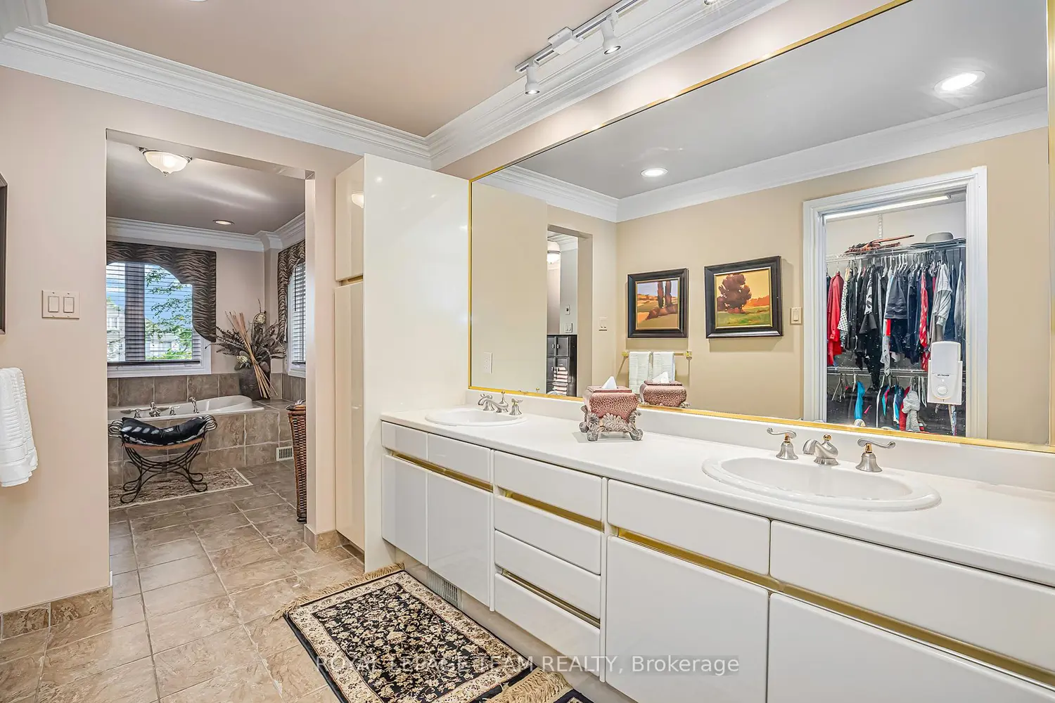 105 Margaret Anne Drive photo 5