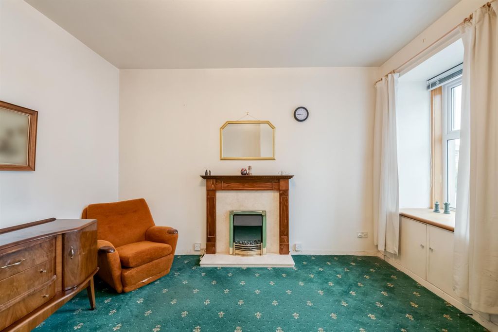 Additional image 4 of 2 bed property for sale17 Station Road, Dollar FK14