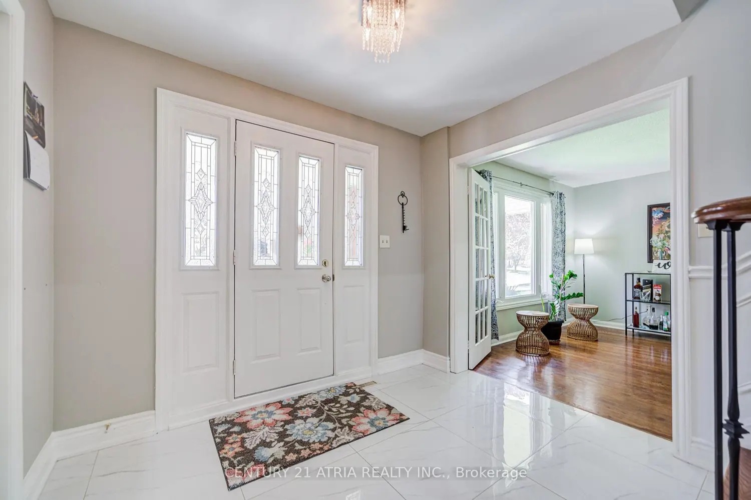 189 Louis Drive photo 4