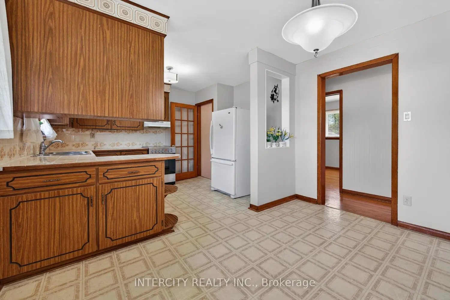 Additional image 10 of 8735 Howe Crescent