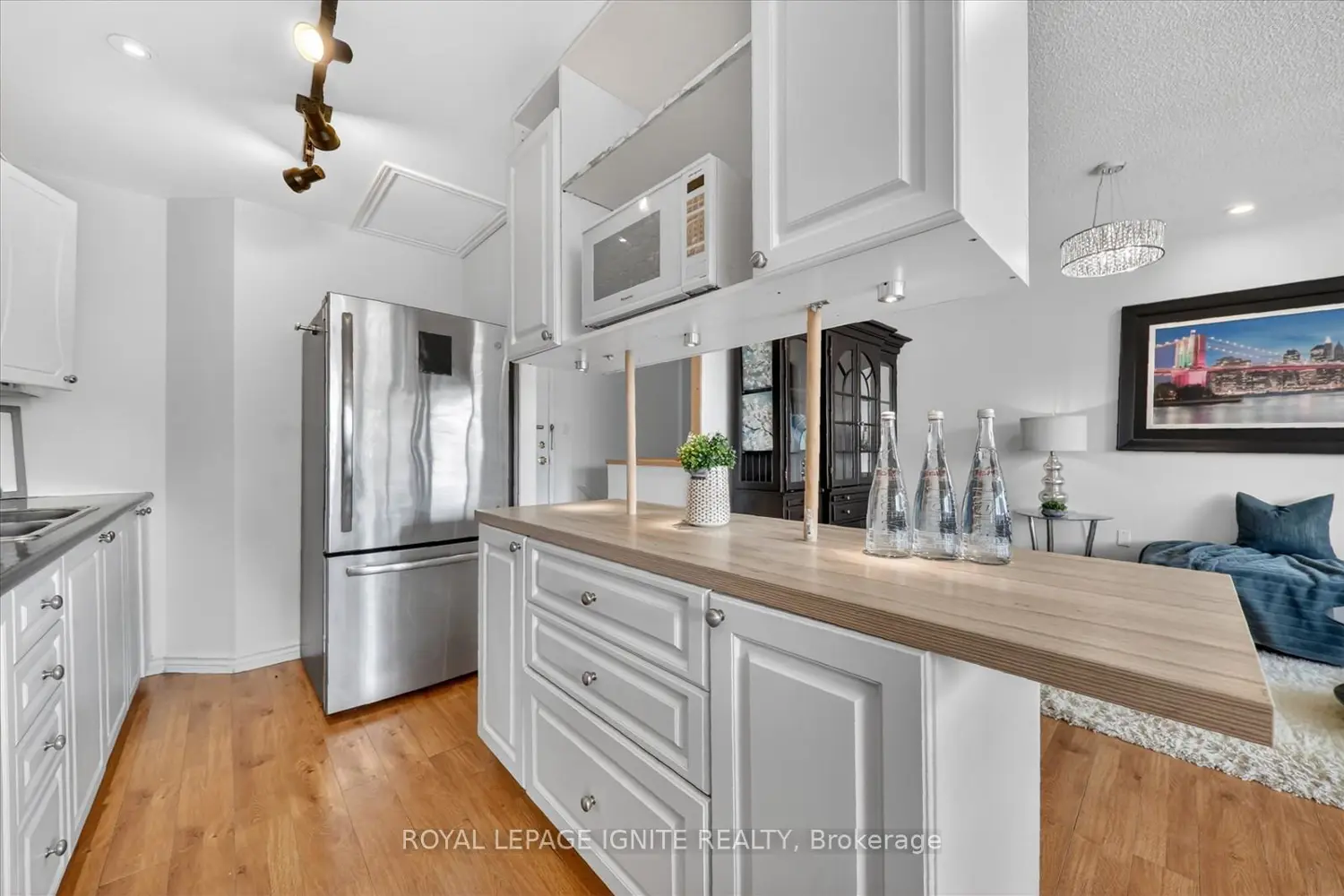 Additional image 10 of 4064 Lawrence Avenue 602