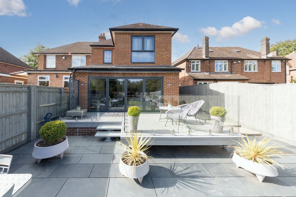 Additional image 24 of 3 bed semi-detached house for saleBullpond Lane, Dunstable LU6