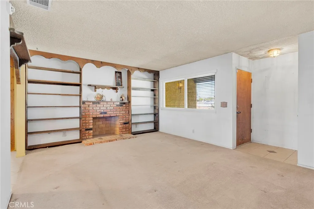 11363 I Ave, Hesperia, CA 92345 photo 4