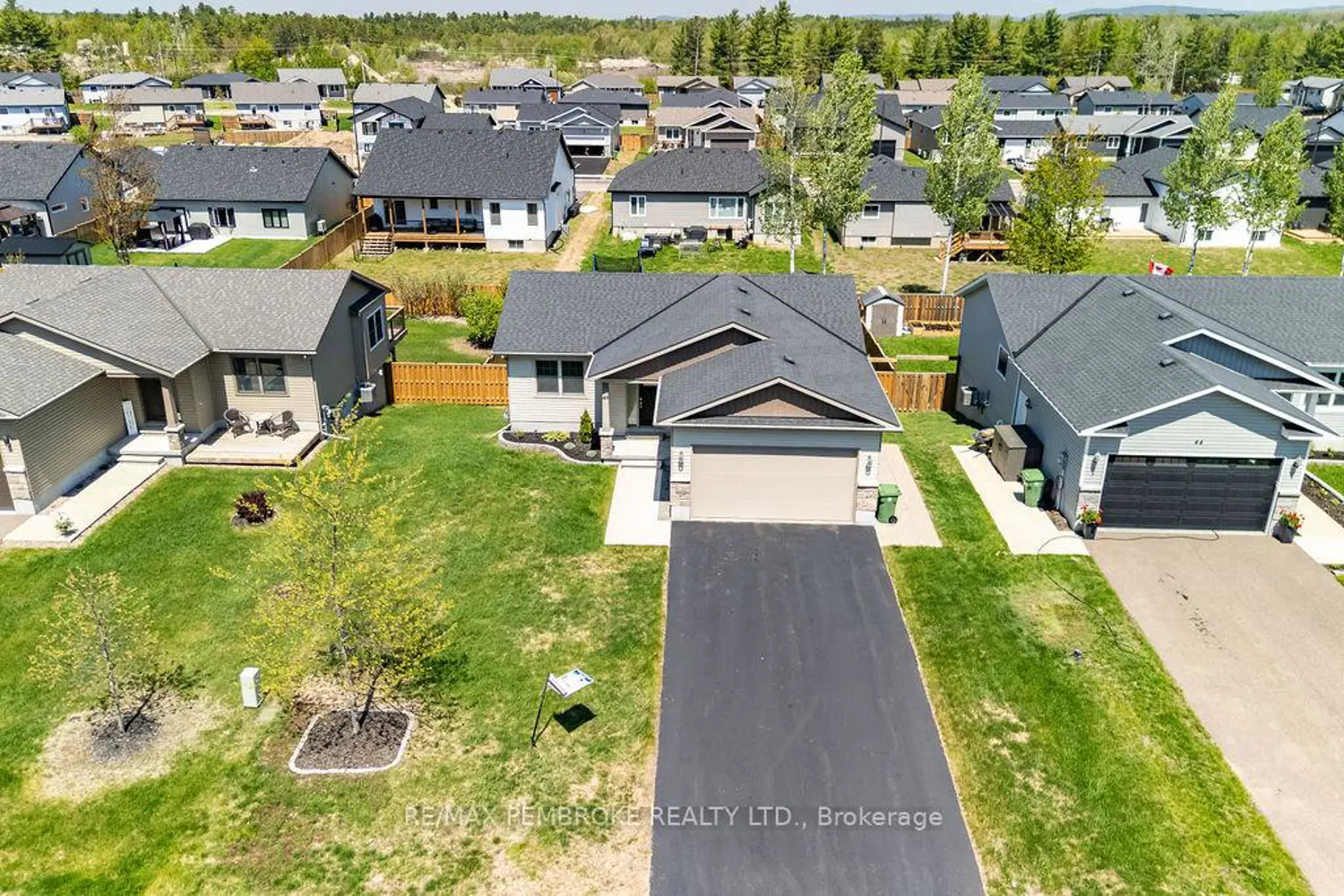 46 Dustin Drive photo 3