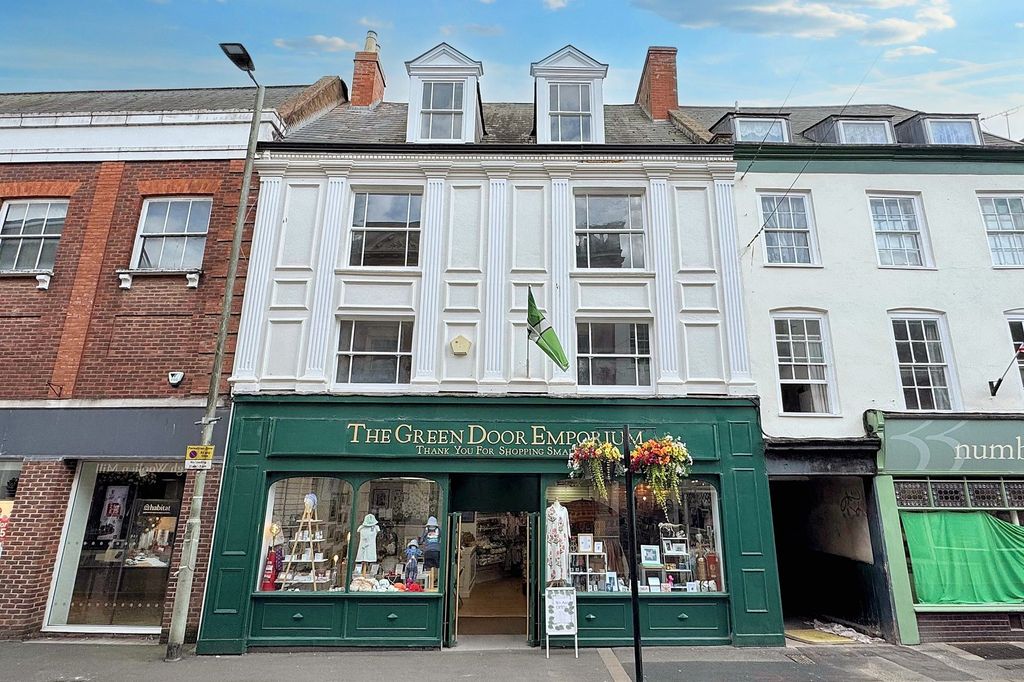 1 bed flat for saleFore Street, Tiverton EX16