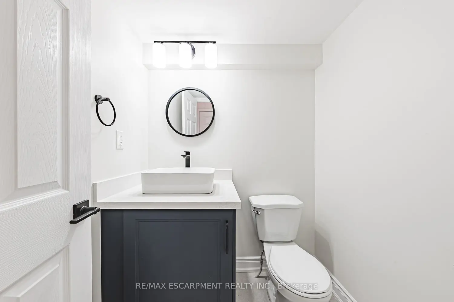 895 Maple Avenue 101 photo 5