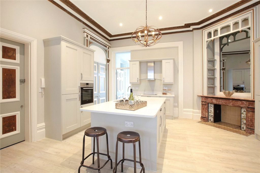 Additional image 4 of 3 bed flat for saleStratton House, 59-60 High West Street, Dorchester, Dorset DT1