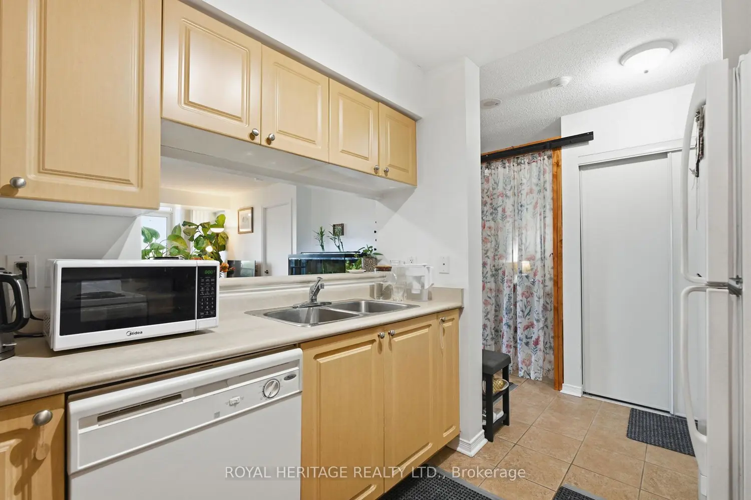 Additional image 5 of 1200 The Esplanade 501