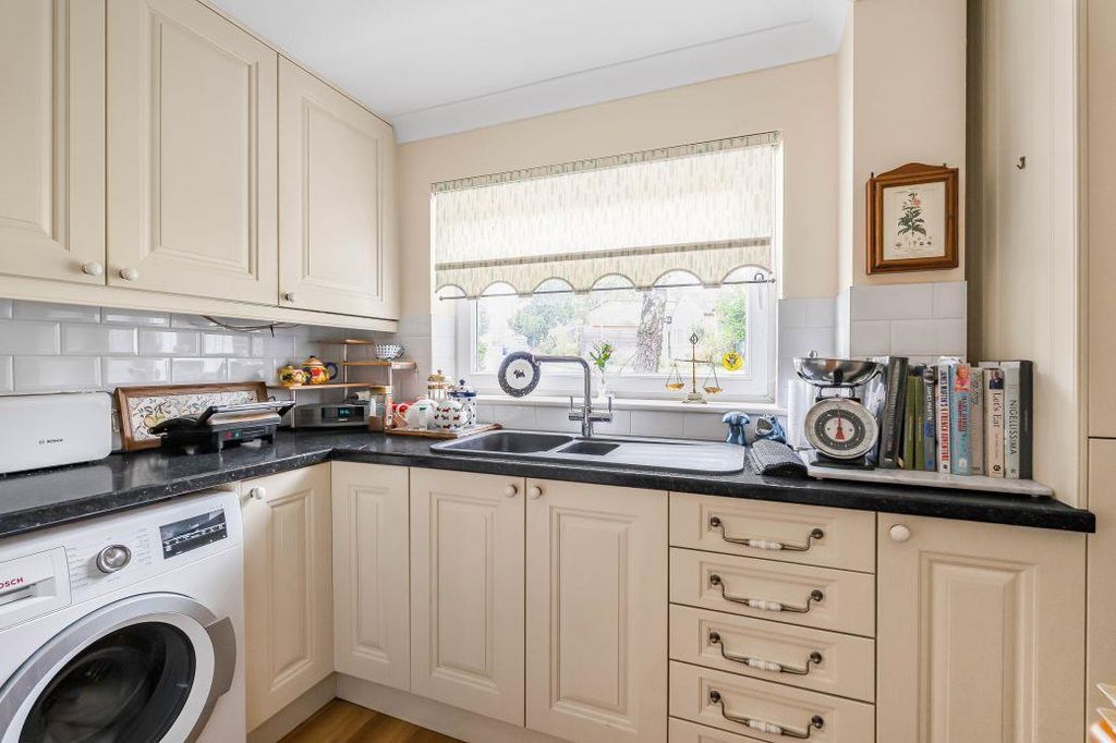 3 bed detached house for saleThe Turnpike, Ely CB7 photo 2