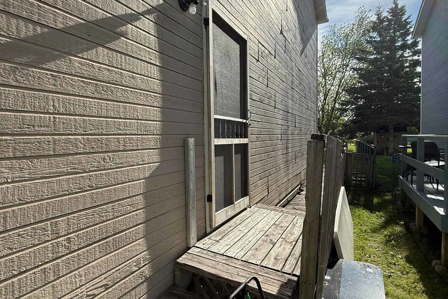 772 Littlestone Crescent photo 3