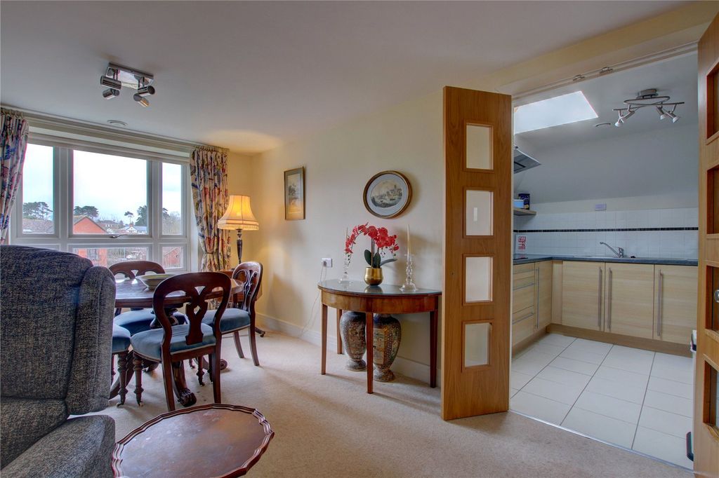 Additional image 5 of 2 bed flat for saleHanbury Road, Droitwich, Worcestershire WR9