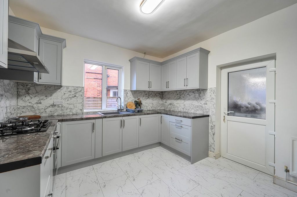 Additional image 2 of 3 bed semi-detached house for saleTwyford Road, Eastleigh SO50
