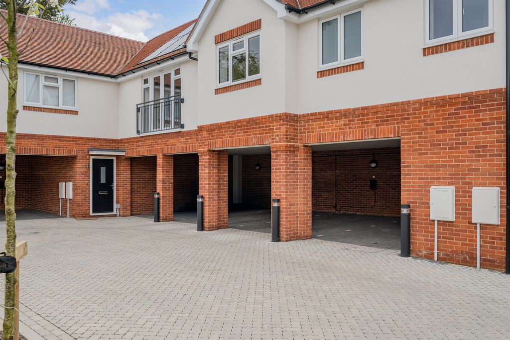 Additional image 15 of 2 bed flat for saleRuxley Lane, Epsom KT19