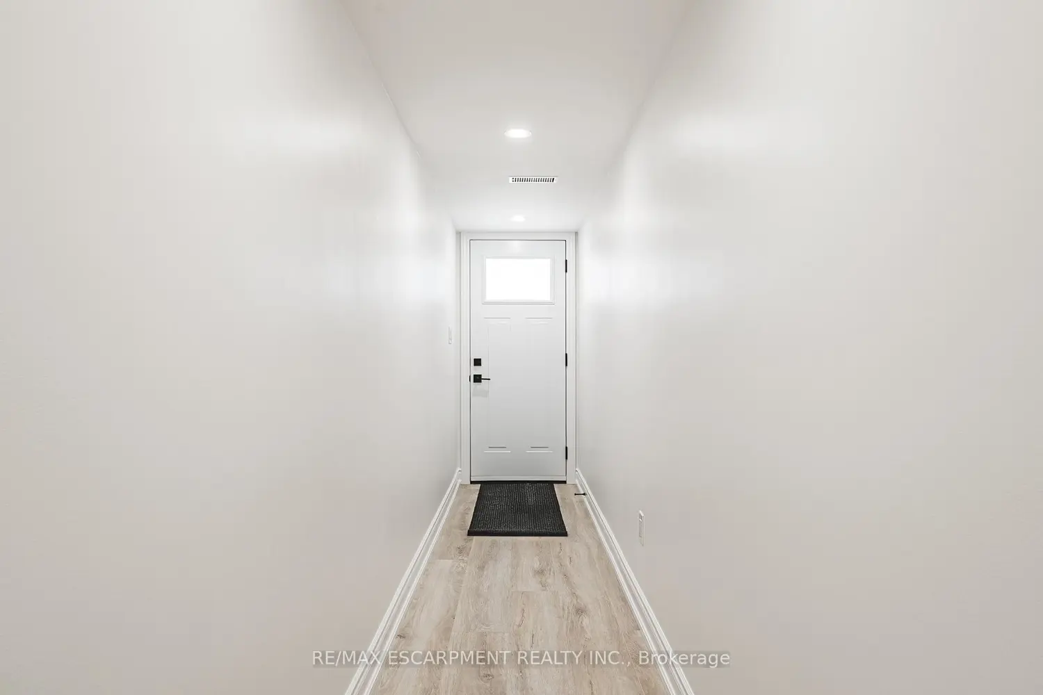895 Maple Avenue 101 photo 4