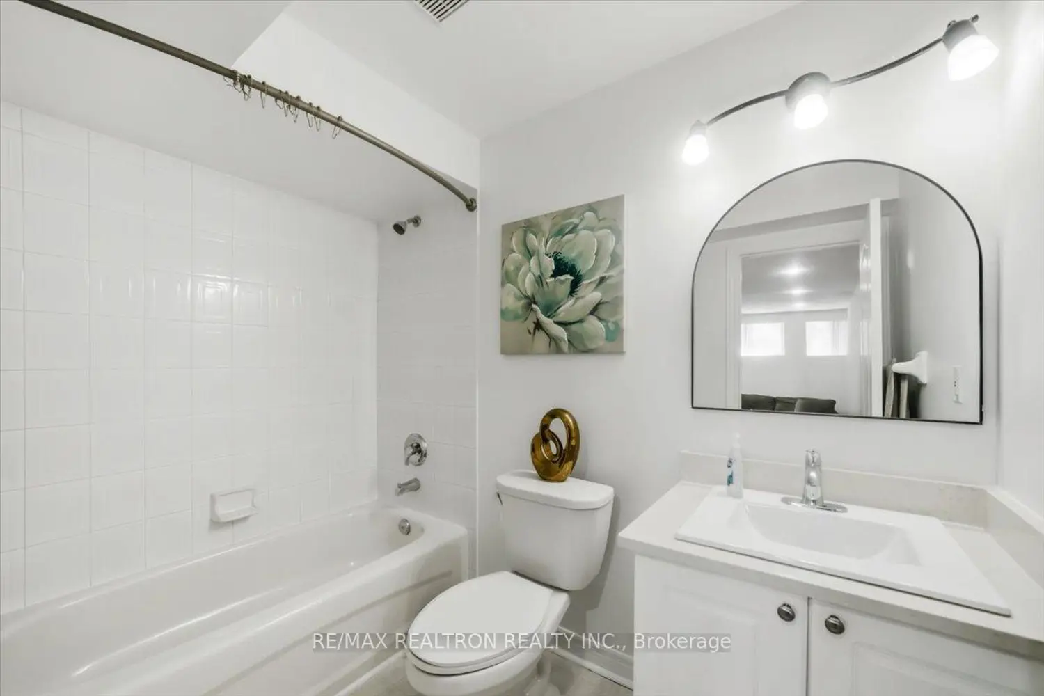 12 Jarvis Drive photo 2