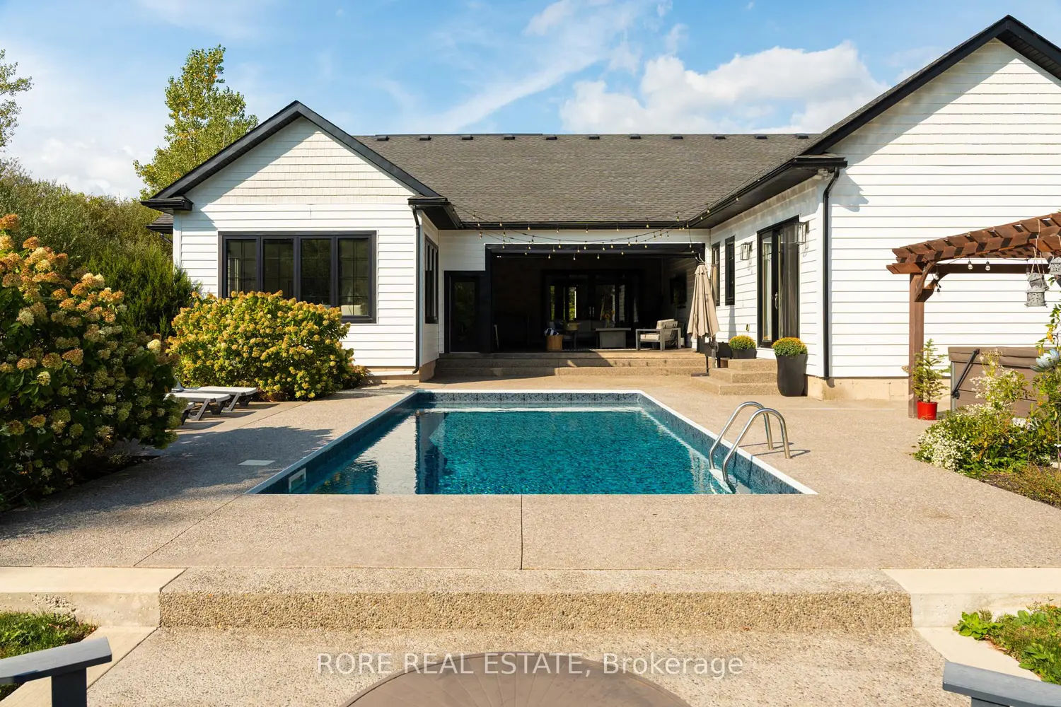 Additional image 18 of 2439 Garrison Road