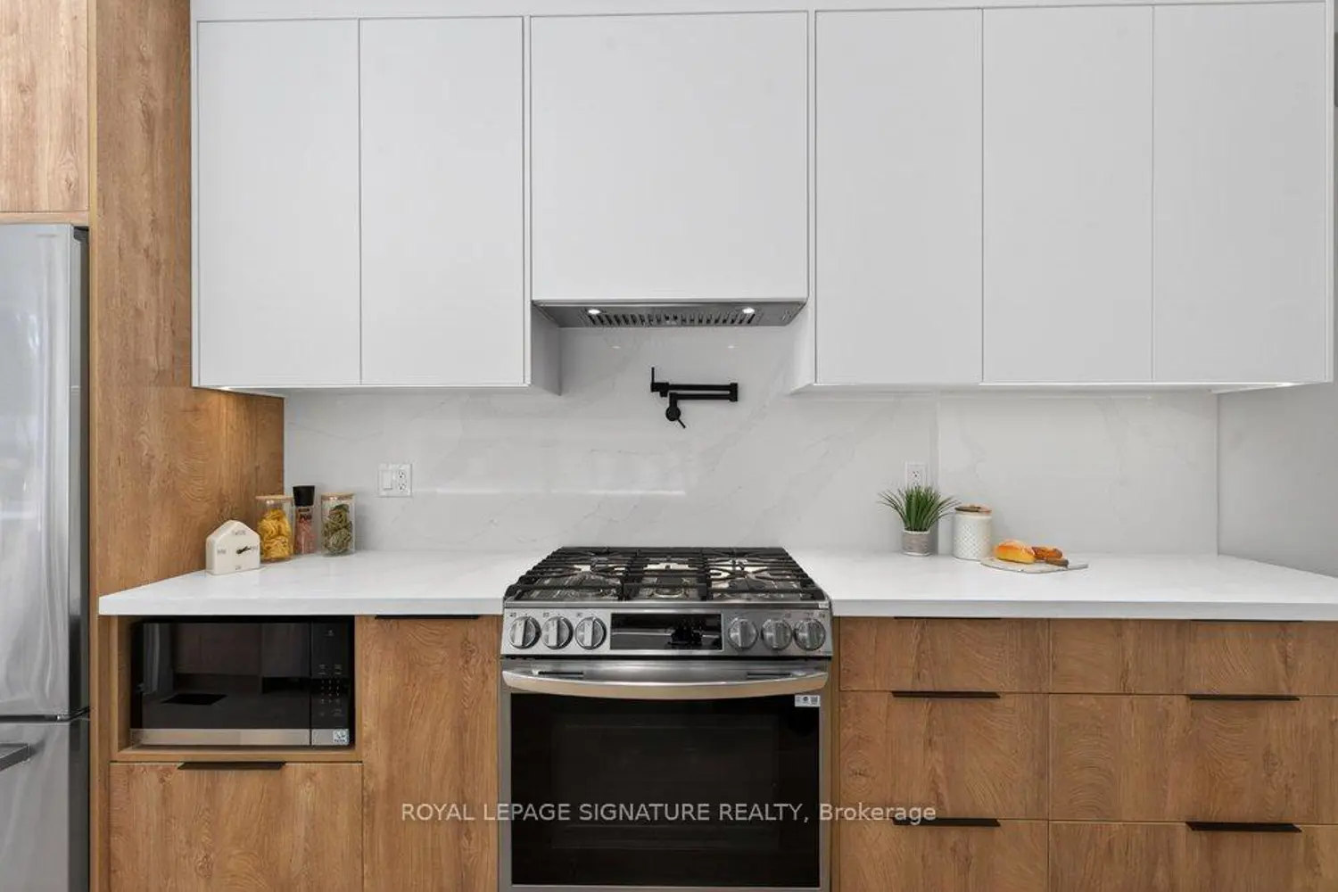 Additional image 3 of 228 Queensdale Avenue